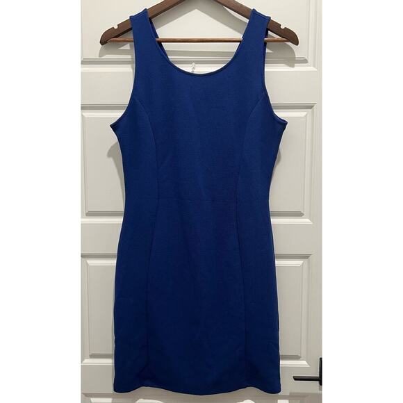 Soprano Sheath Dress with bow & cut out back NWOT - Picture 1 of 6